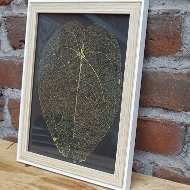 Cadre botanique avec feuille squelette